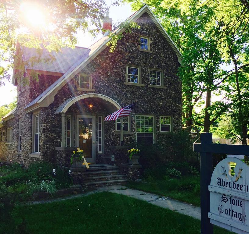 Aberdeen Stone Cottage B&B Traverse City Eksteriør billede