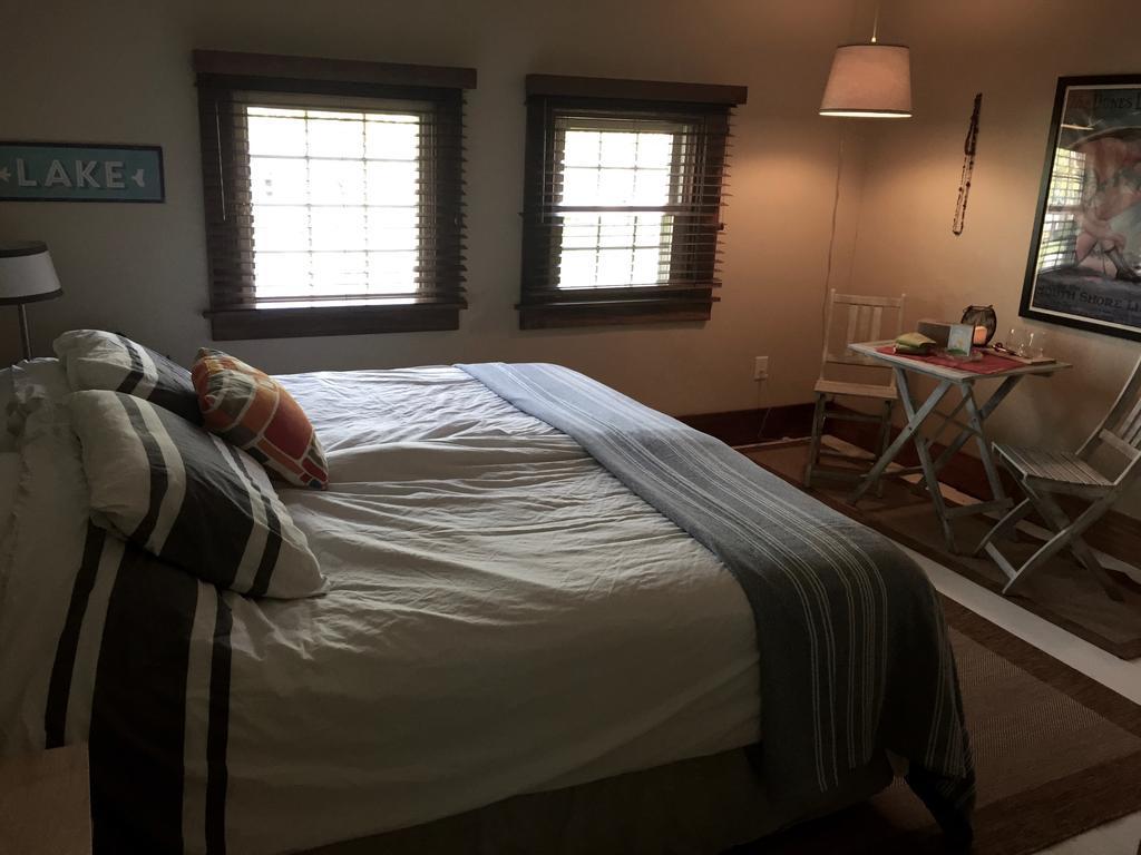 Aberdeen Stone Cottage B&B Traverse City Eksteriør billede