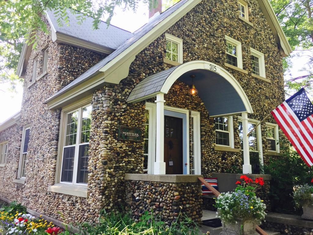 Aberdeen Stone Cottage B&B Traverse City Eksteriør billede