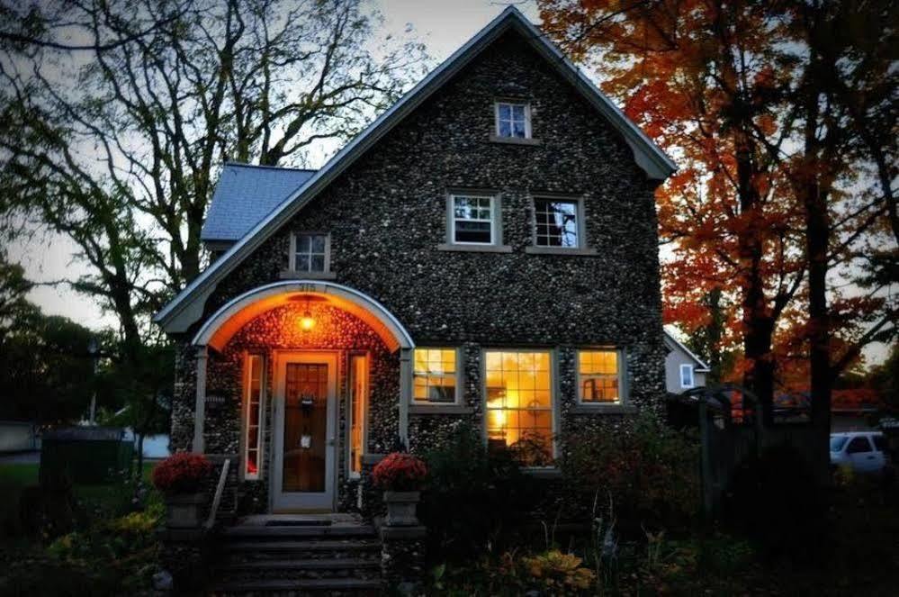 Aberdeen Stone Cottage B&B Traverse City Eksteriør billede