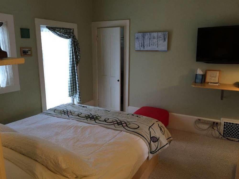 Aberdeen Stone Cottage B&B Traverse City Eksteriør billede